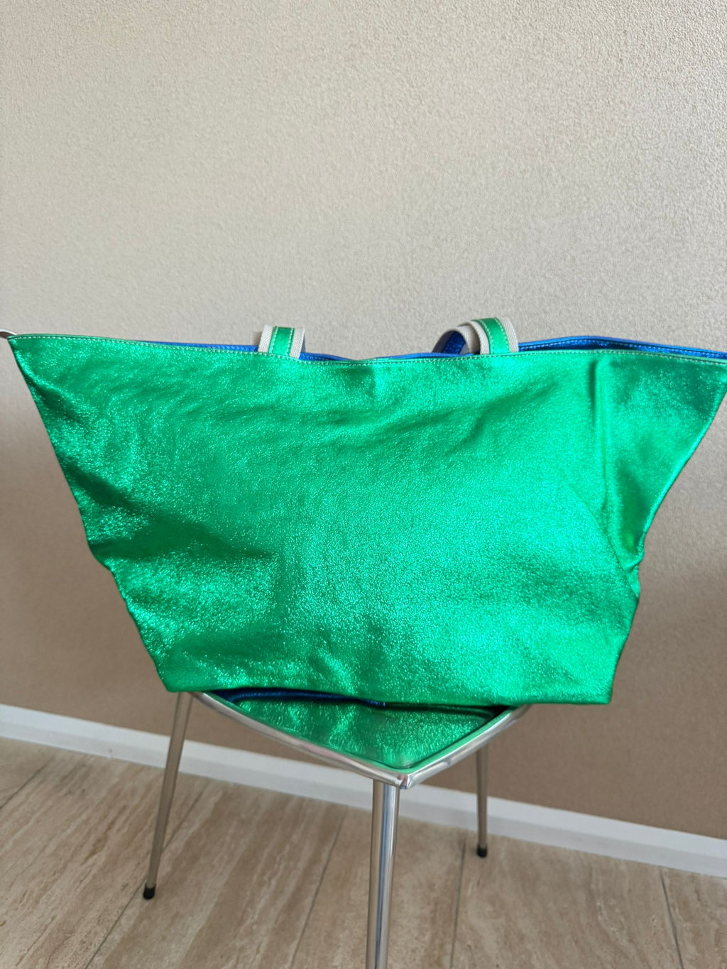 Opvallende leuke groen blauwe metallic shopper