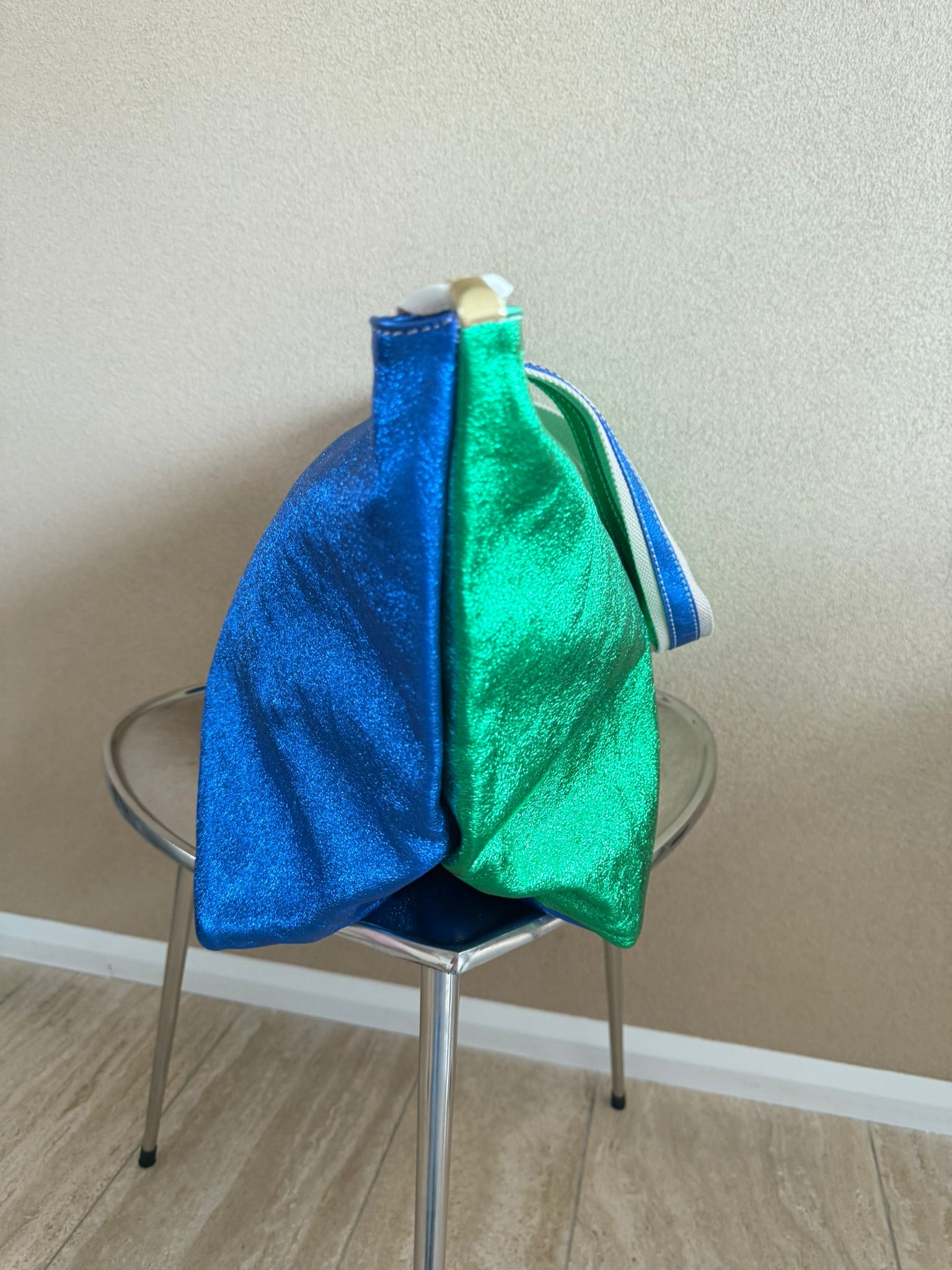 Opvallende leuke groen blauwe metallic shopper