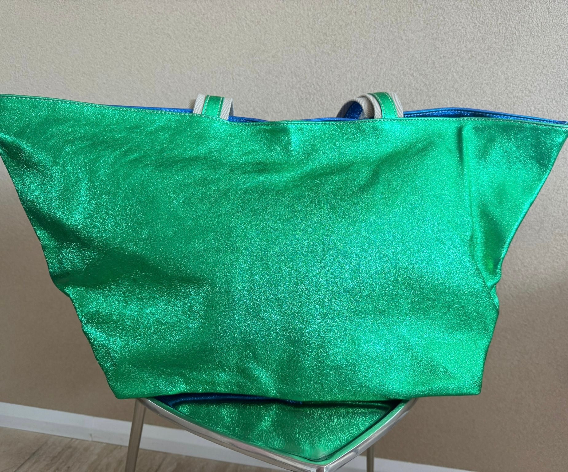 Opvallende leuke groen blauwe metallic shopper