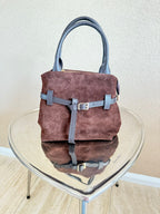 Trendy donkerbruine suède handtas met gesp