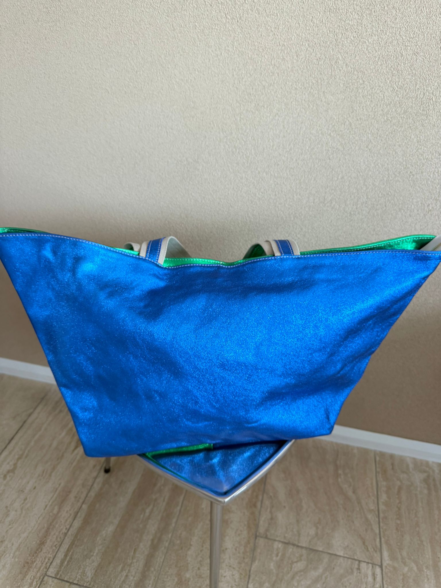 Opvallende leuke groen blauwe metallic shopper